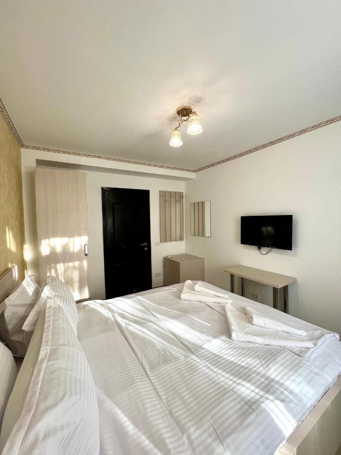 Hotel Marina 2 Бухарест Экстерьер фото