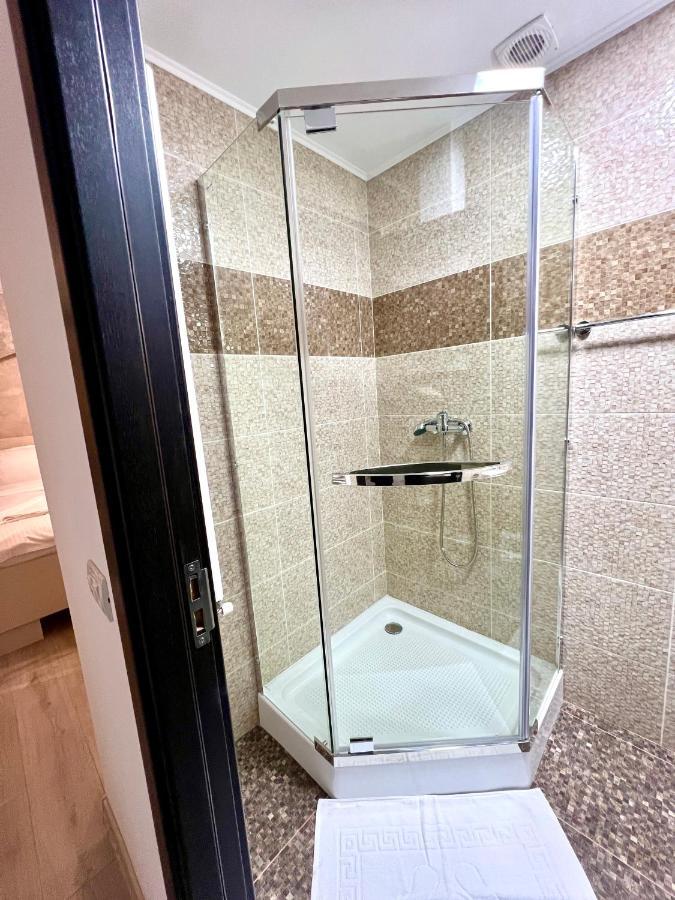 Hotel Marina 2 Бухарест Экстерьер фото