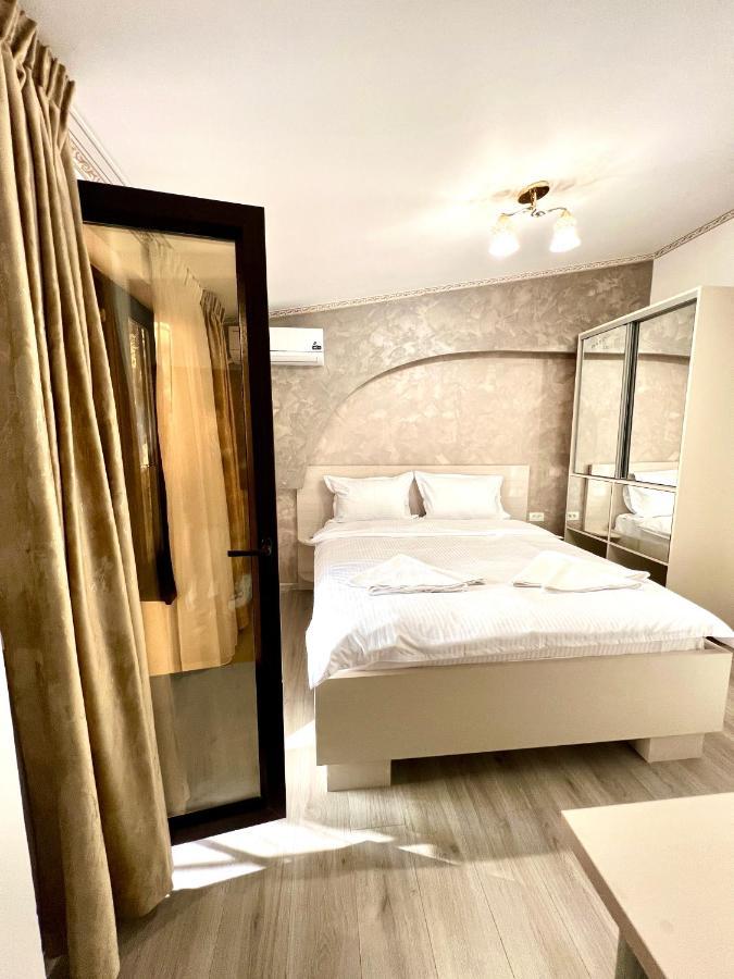 Hotel Marina 2 Бухарест Экстерьер фото